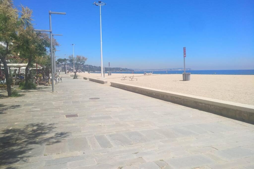 Estudio Primera Linea De Mar Con Piscina Y Parking Apartment Platja d'Aro Exterior photo