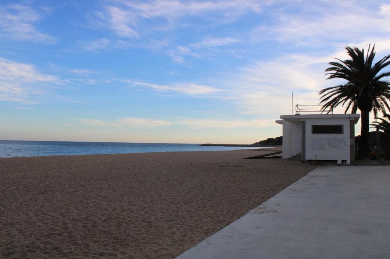 Estudio Primera Linea De Mar Con Piscina Y Parking Apartment Platja d'Aro Exterior photo